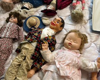 Huge collection of vintage dolls!!