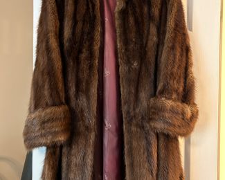 	#41	HP Wasson and Company vintage mink coat  S/M	 $75.00 				