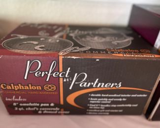 Calphalon non-stick pan with lid - New still in packaging