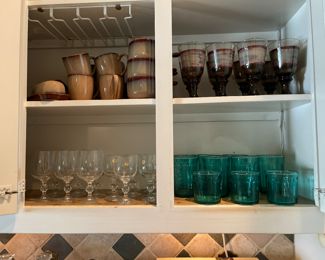 Glassware and mugs w/soup crocks