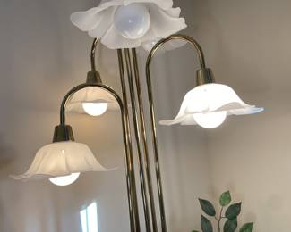 1960’s Hollywood Regency Brass Waterfall Table Lamp-4 Frosted Flower Petal Shades