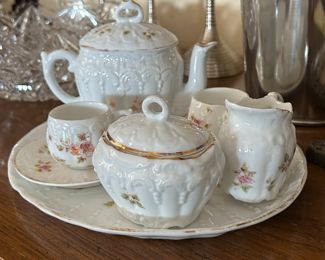 Child's porcelain tea set,