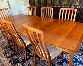 Solid cherry Harden dining room table with two leaves and 8 matching chairs (2 arm, 6 side) Total length with 2 16"  leaves is 98" 
