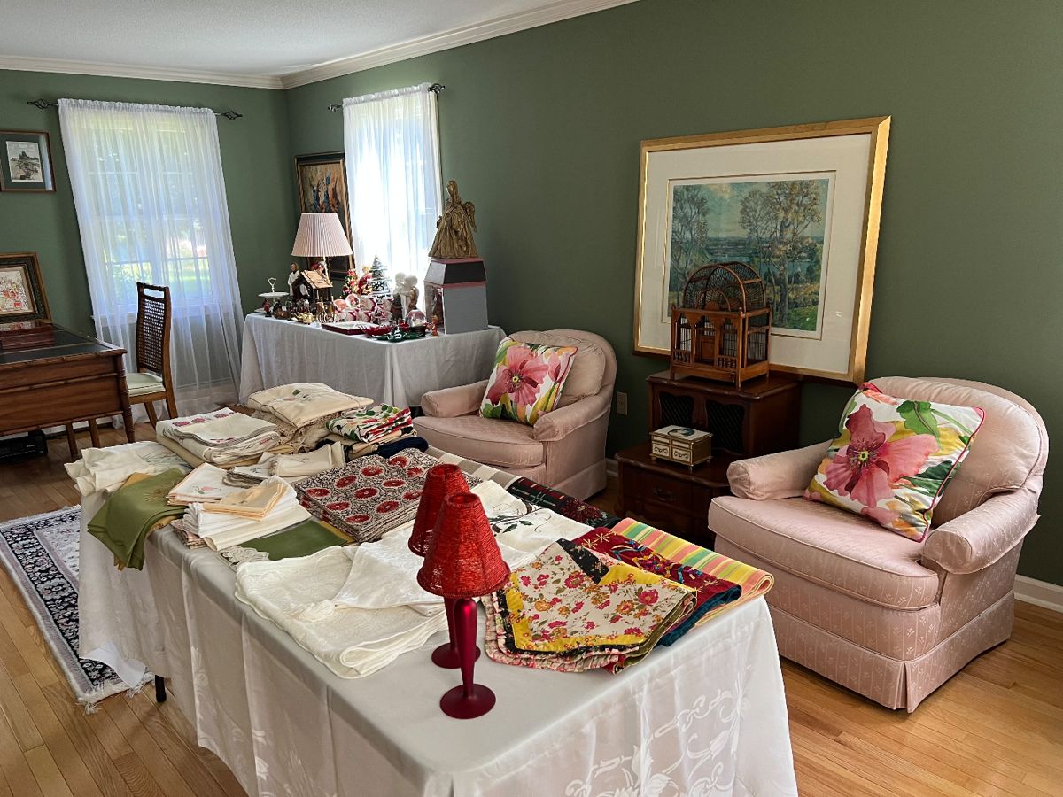 Estate Sale VINTAGE & CONTEMPORARY starts on 9/8/2023