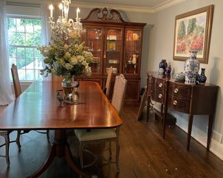 Antique Mahogany Dining Table.  NO CHAIRS