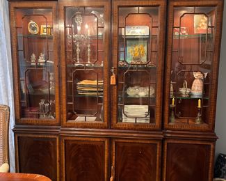 Drexel Heritage Heirlooms Mahogany  China Cabinet