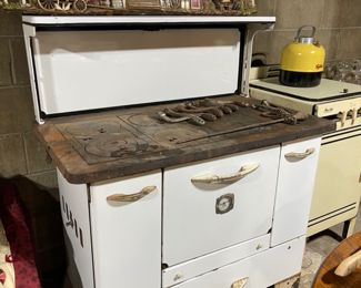 VINTAGE ENAMEL STOVE
