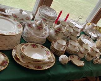 OLD COUNTRY ROSE CHINA