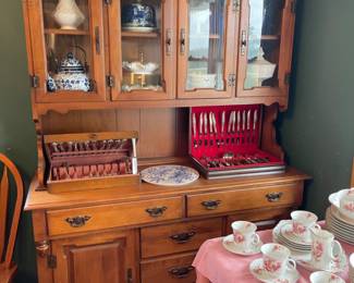 CHINA HUTCH & GLASSWARE