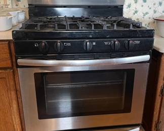 FRIGIDAIRE GAS STOVE