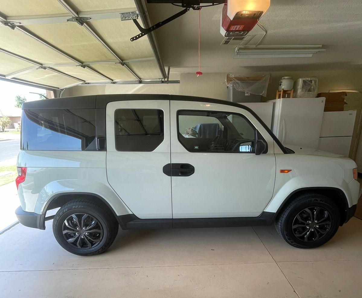 California Estate Sales Auctions Palm Springs... starts on 9/16/2023