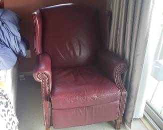 Pair of leather Lazboy recliners