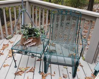 Patio Rocker chair w table