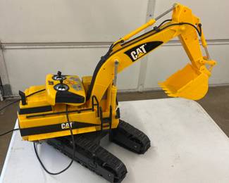Radio controlled excavator 