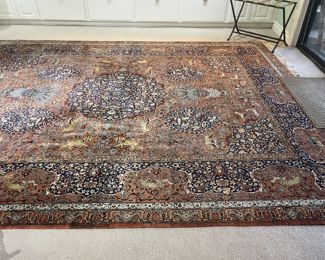 Large beautiful Persian rug with lion motif 