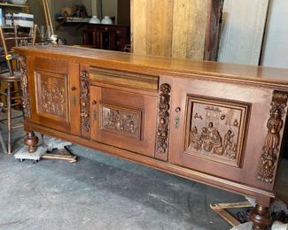 Super, Highly carved Oak Buffet !!!!