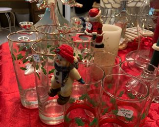 Christmas glasses, 2 sets of 4