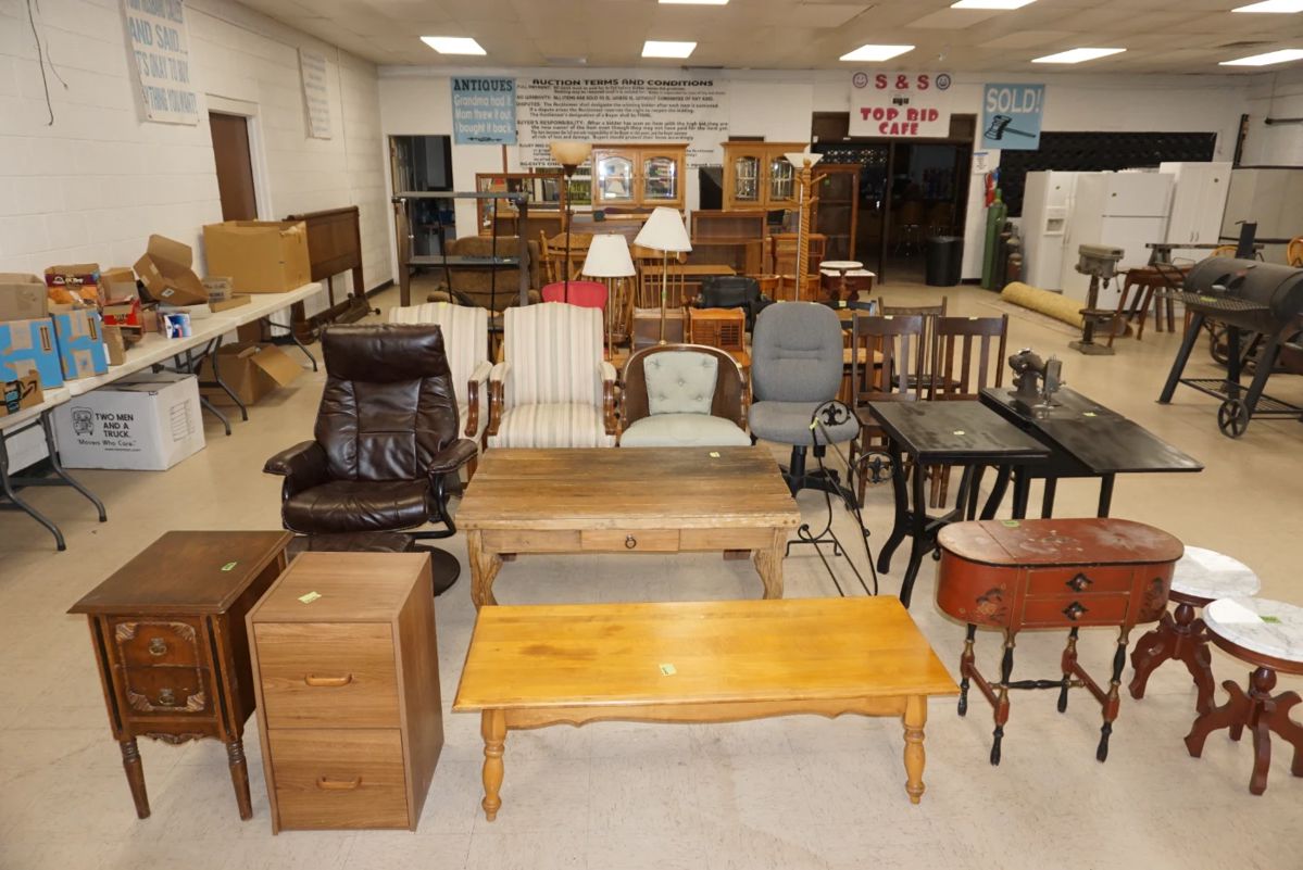 Large Farm/Tool Estate Live Auction starts on 10/21/2023