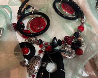 Jewelry set (Perfect for gift giving)