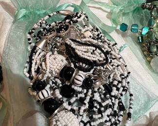 Jewelry set (Perfect for gift giving) 