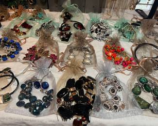 Jewelry sets (Perfect for gift giving)