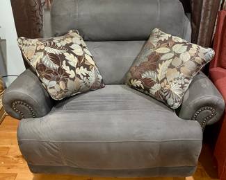 Suede Leather Electric Reclining Loveseat w/ Throw Pillows