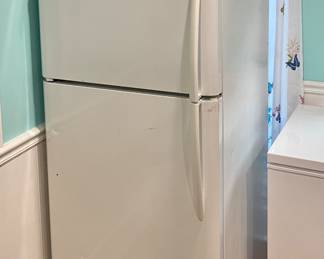 Frigidaire Gallery Refrigerator/Freezer