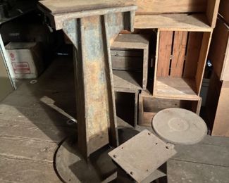 Cast Iron Pedestal Base - Blacksmithing Forging Stands