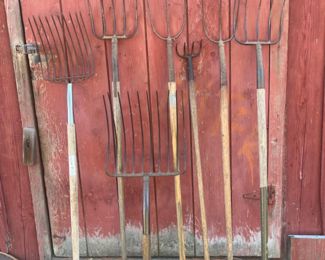 It’s About Tine - Antique Vintage Pitchforks & Hayforks