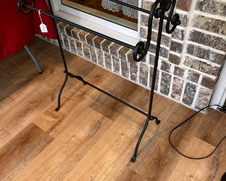 Metal Quilt/Blanket Stand