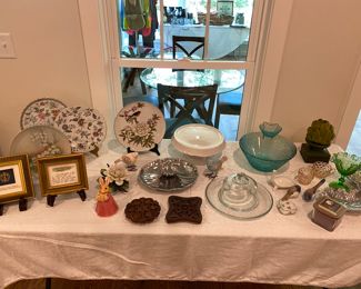 Vintage Serveware/Decorative Plates