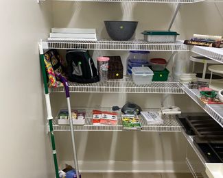 Tupperware/Kitchen Wares