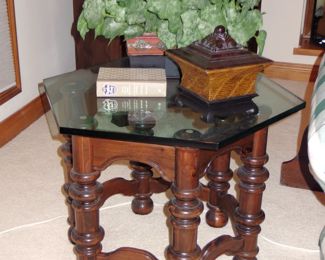 Ethan Allen hexagonal side table with plate glass top
