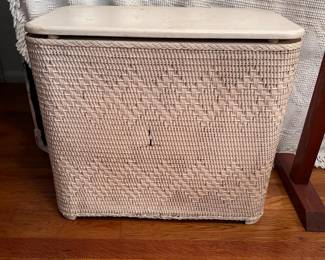 Vintage Block-Bilt woven hamper (front needs a repair patch) some wear seen 19"H x 22"'W