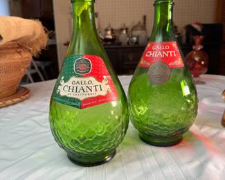 Two vintage Gallo Chianti wine bottles, one without lid