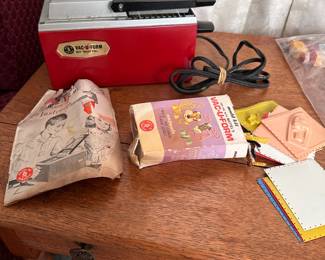 Vintage Mattel Vac-U-Form with manual and some supplies (not tested) 