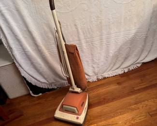 Vintage Hoover Convertible vacuum cleaner, works well on initial test