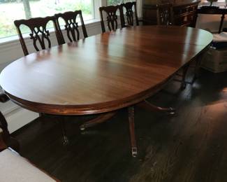 dining table with 2 leaves and 8 chairs
