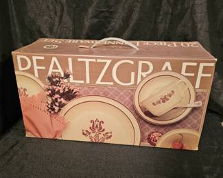Pfaltzgraff NIB Plate Set