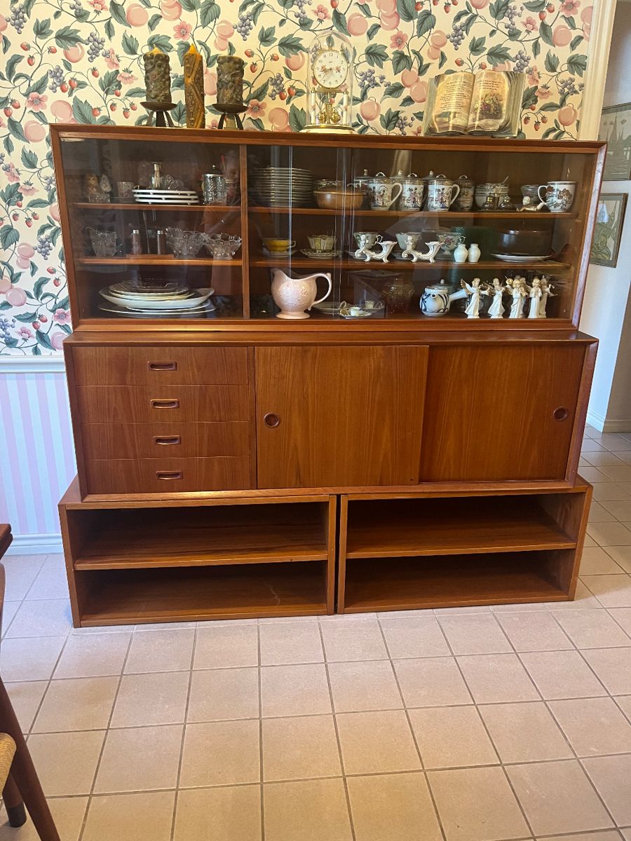 Mid century hutch with China and crystal 