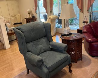Wing back chair