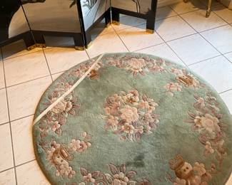 Round rug 