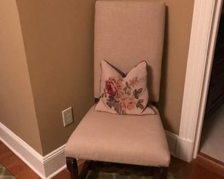 Accent chair
