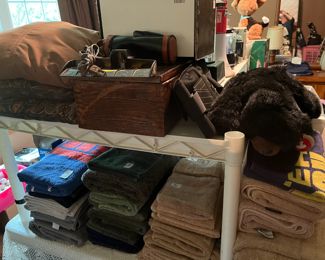 Nice bath towels and linens 