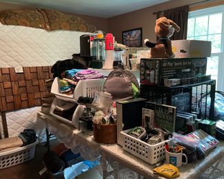 Variety of household items