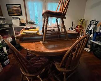 Pedestal kitchen table and chairs 