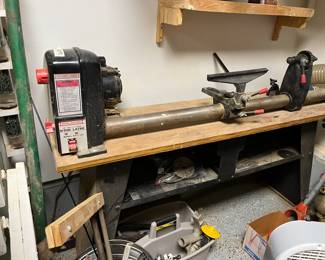 Wood lathe and lathe tools