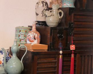 Example of several pieces of Celadon porcelain and tanzu chests
