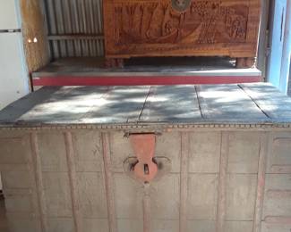 Extra large storage trunks