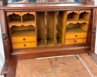 CLOSE UP INSIDE VIEW 